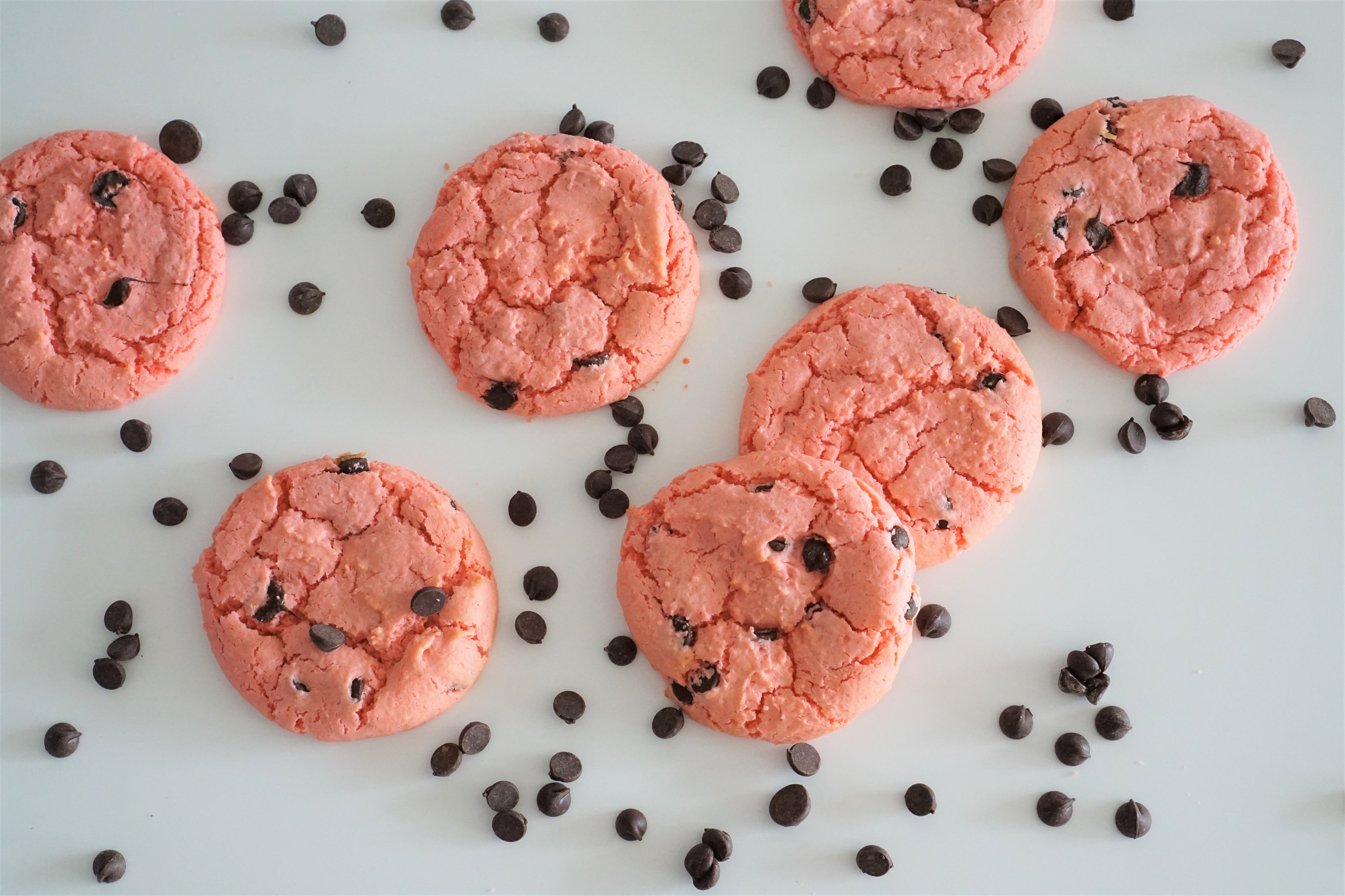 Chocolate-Chipped Strawberry Cake Cookie